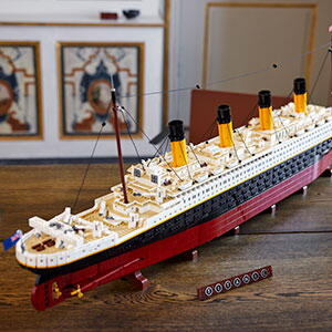 lego-titanic-10294-d.jpg